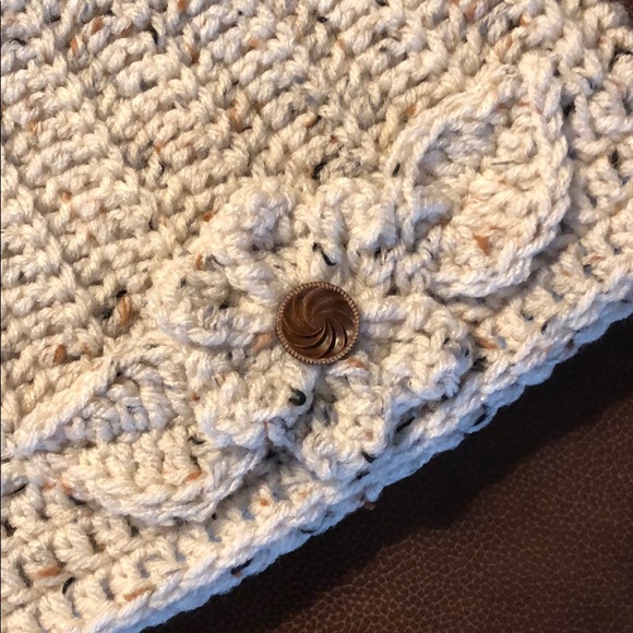 Lady’s winter beanie hat crochet flower handmade by me #347 - Picture 5 of 8